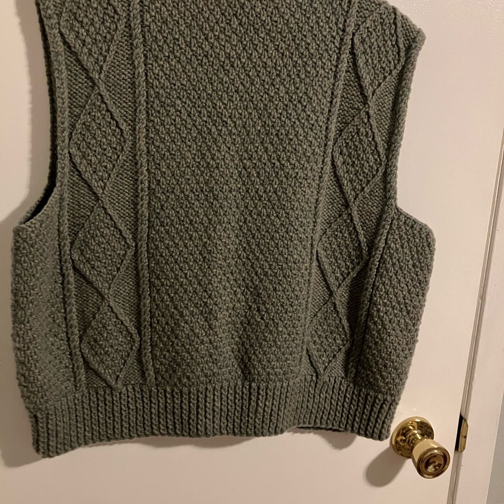 Irish Hand Knit Olive Green Sweater Vest Size Medium - Picture 3 of 7
